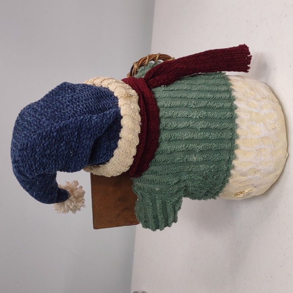 🎅 Snowman with blue stocking cap with greenery and red berries🎄🤶 - Picture 2 of 7